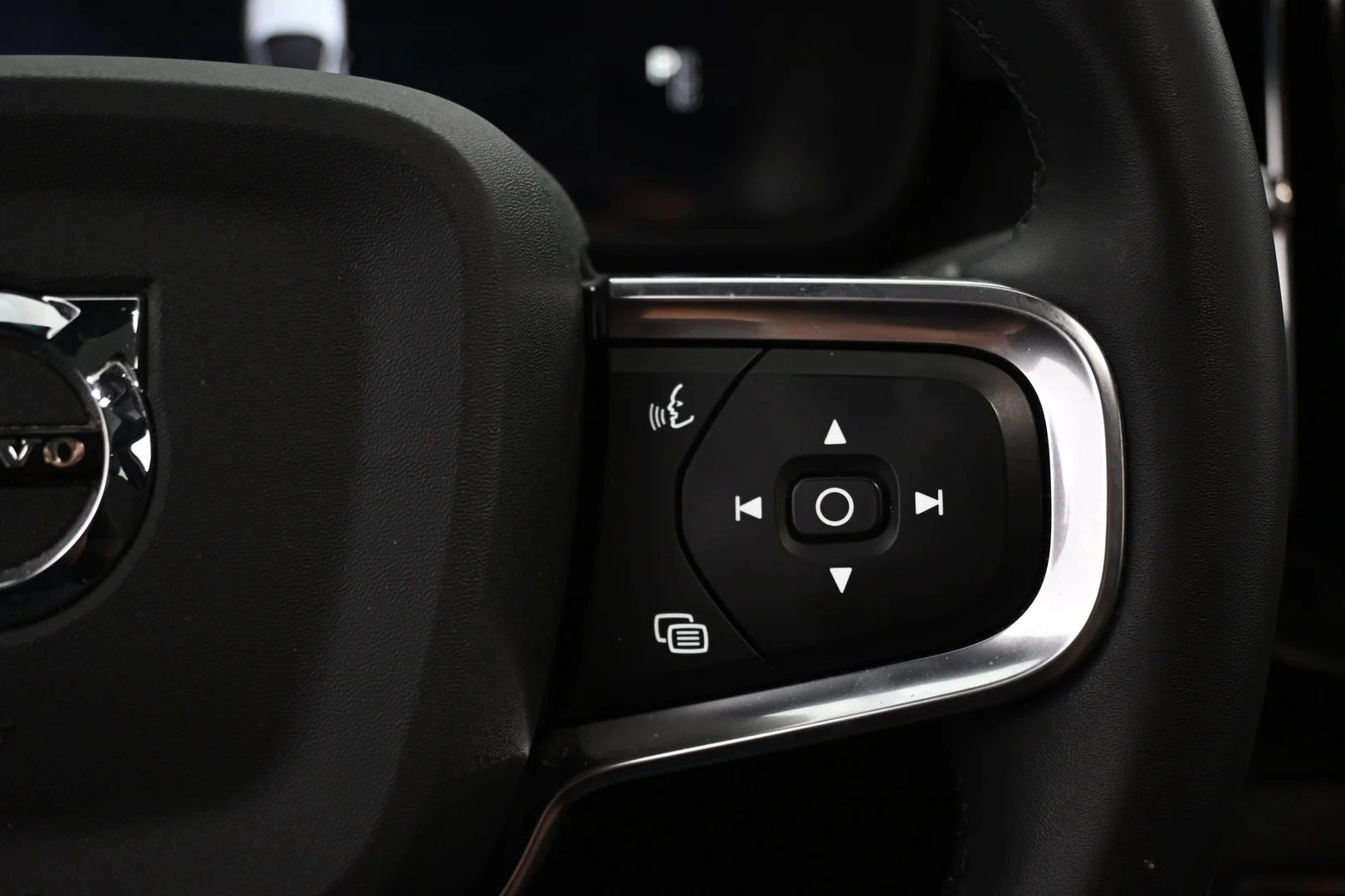Car Image - 2Fq7pjzBDqK8hvSFD43VZ0