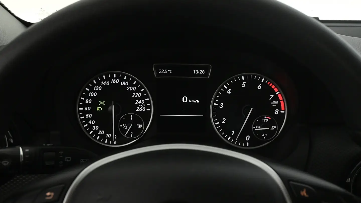 Car Image - 13DKLBfdGVJIjKouFkIudj