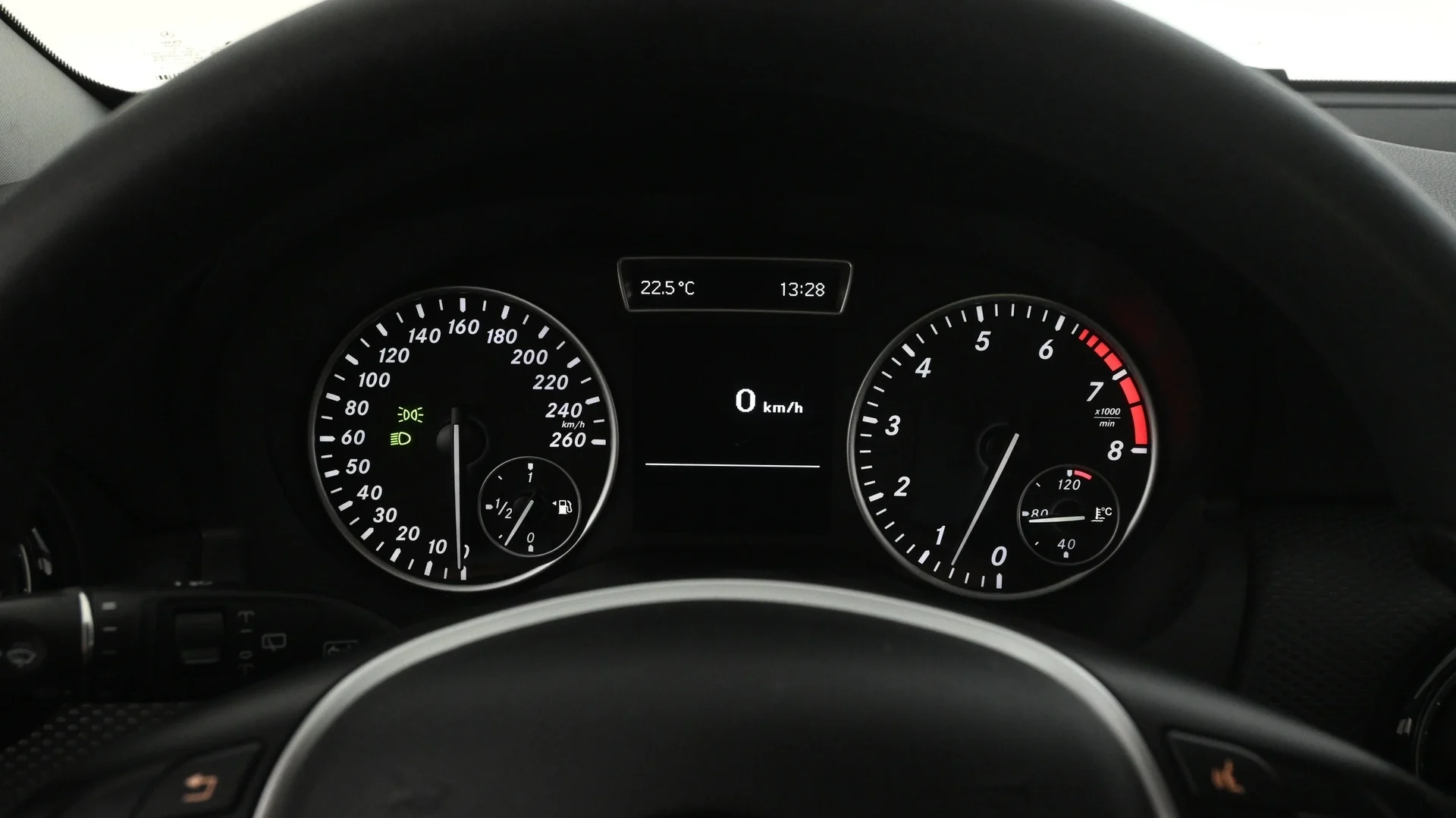 Car Image - 13DKLBfdGVJIjKouFkIudj