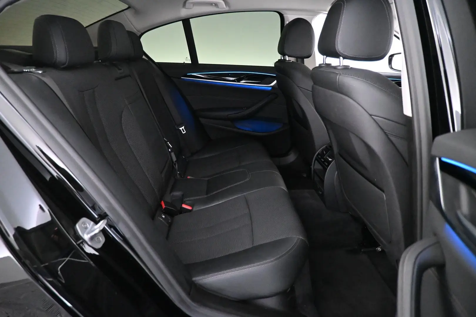 Car Image - 2jdAOwslVd7f4Yy0W3wvpM