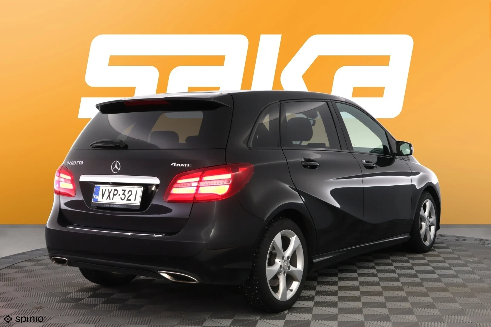 Car Image - vM1Cya0m979Ym4Qgnp8Tx