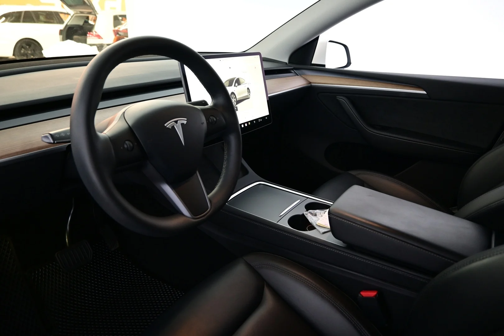 Car Image - 2ypVdXmv4cuoKeakPBzwlX