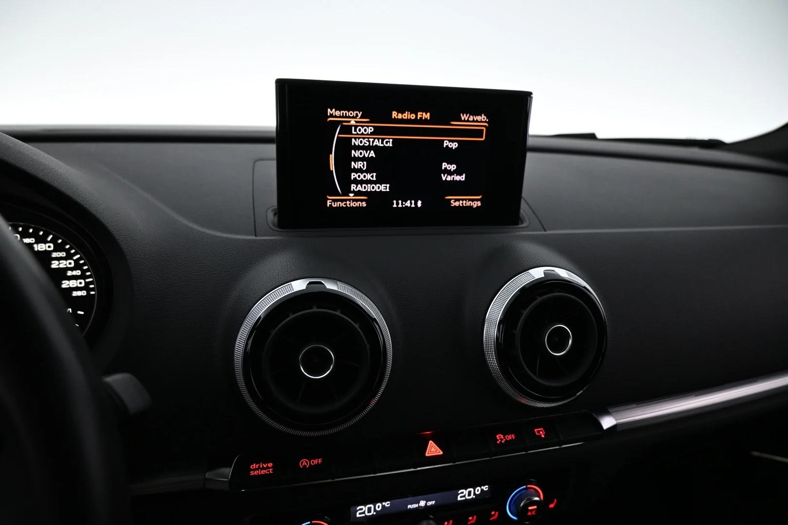 Car Image - 4xtEjQd8MLzcYWniEa9cl1