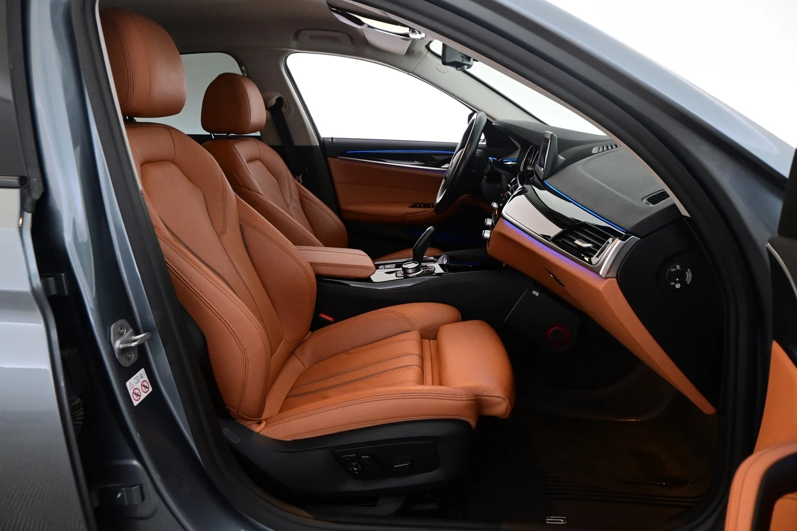Car Image - 5Di5NAs1IaiOINgCzddOs7