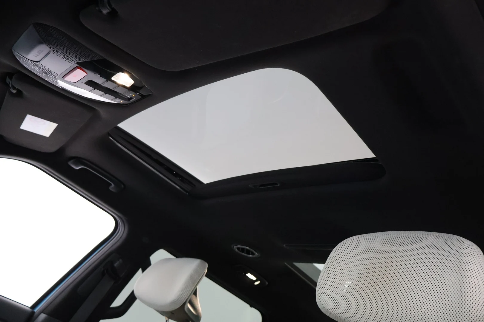 Car Image - lzD0xFlW0dWybwJBzQohA