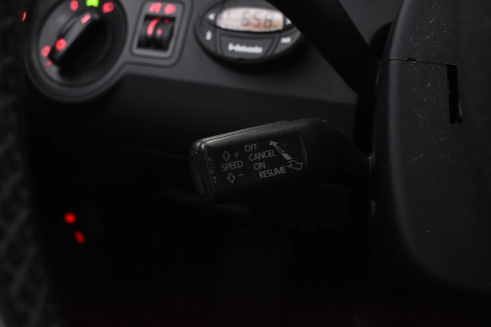Car Image - m92p2JANfFk8DkiIigsLH