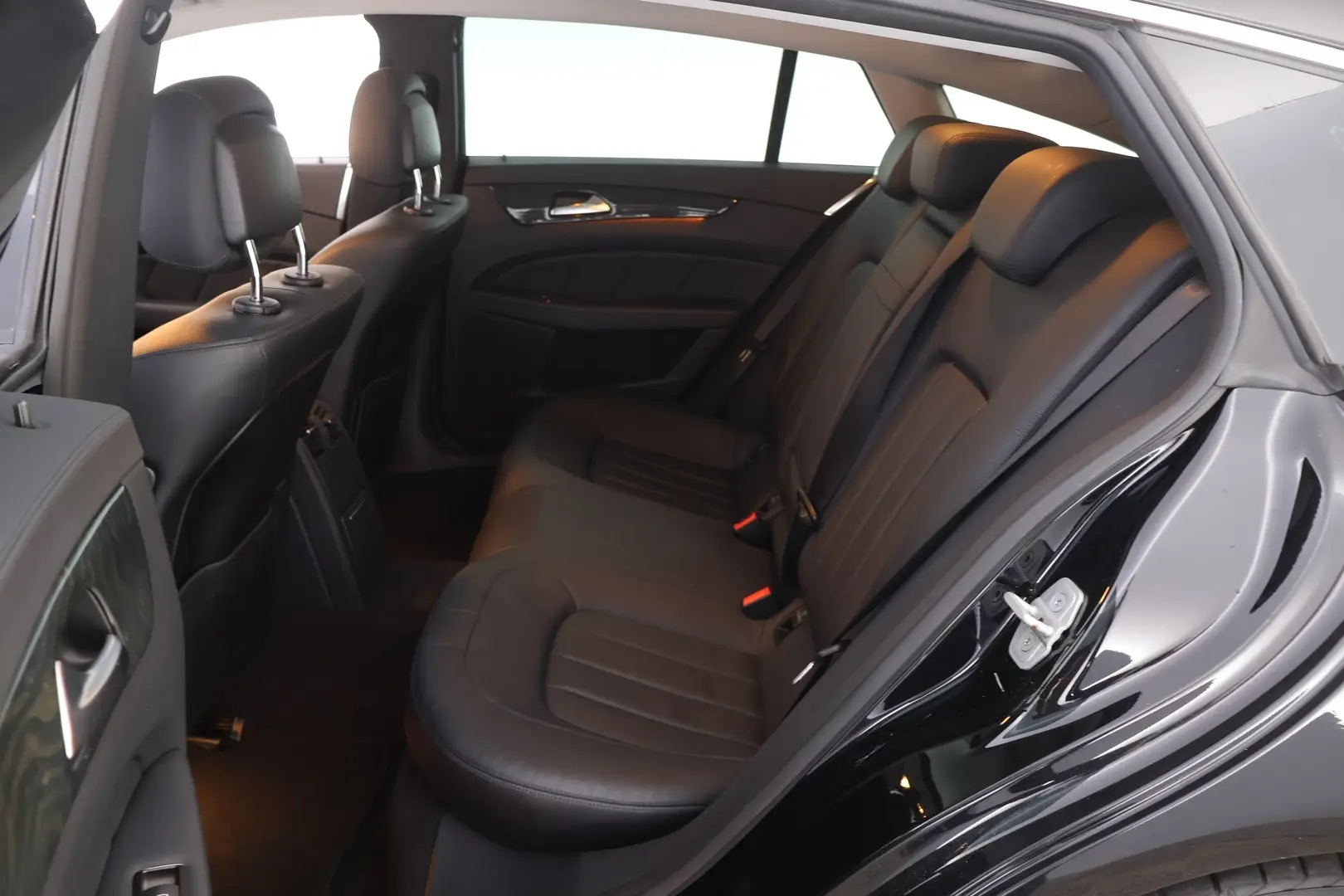 Car Image - V2MYIHOOAkNctLXNENt1L