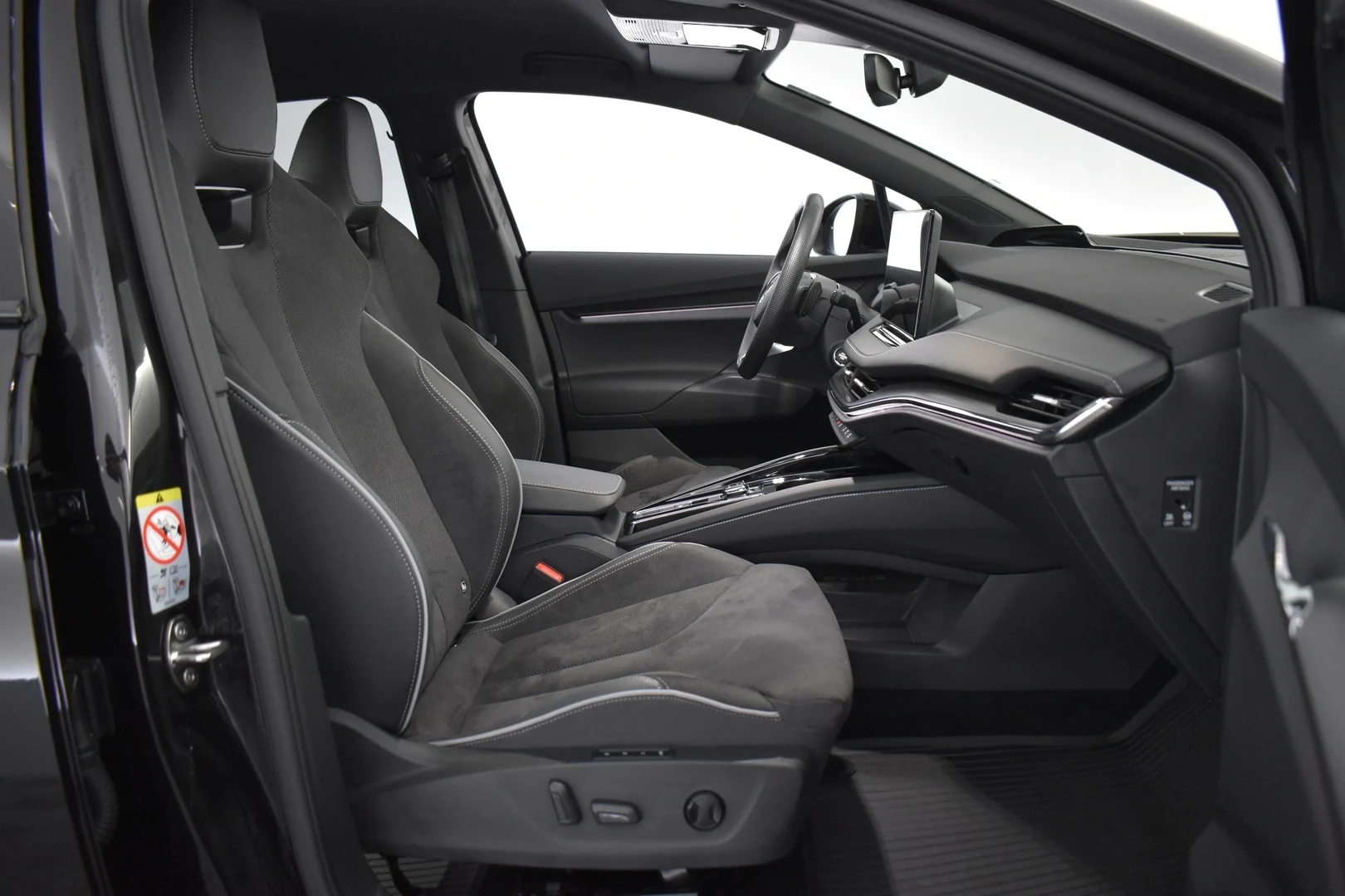 Car Image - 4VWkPvN1f0ggffHY2j6wqB