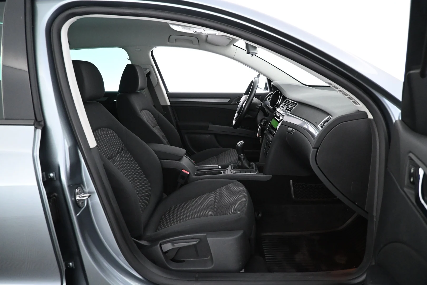 Car Image - 3U5rA9huMUjshNCUg4llmI