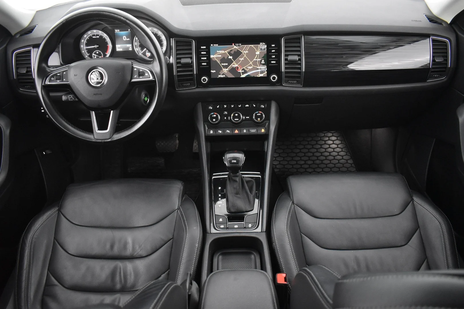 Car Image - 5vdDNiD7lCAwju2EPsXHeB