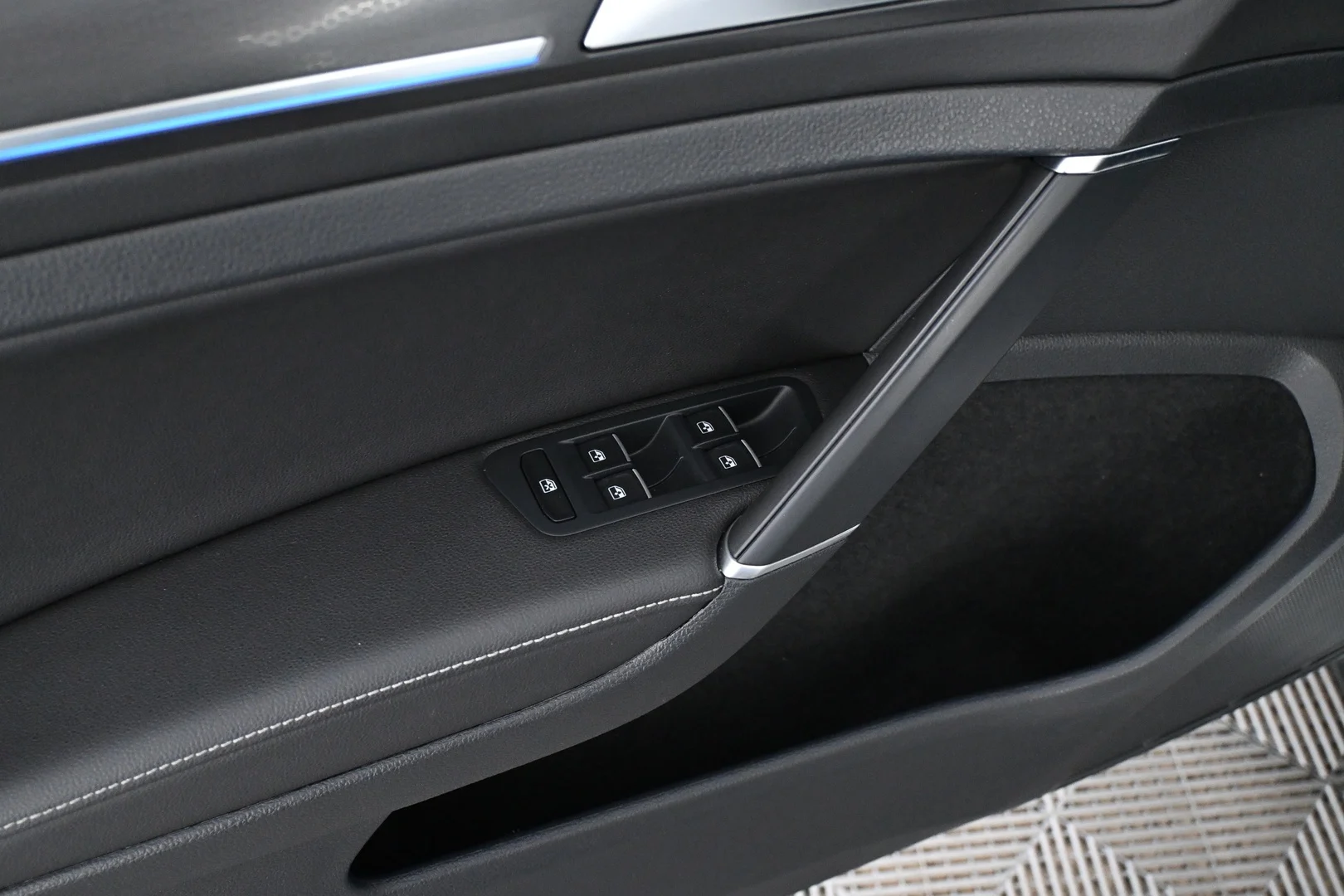 Car Image - 6X3qLXfvk3VQw3sTL3lyQJ