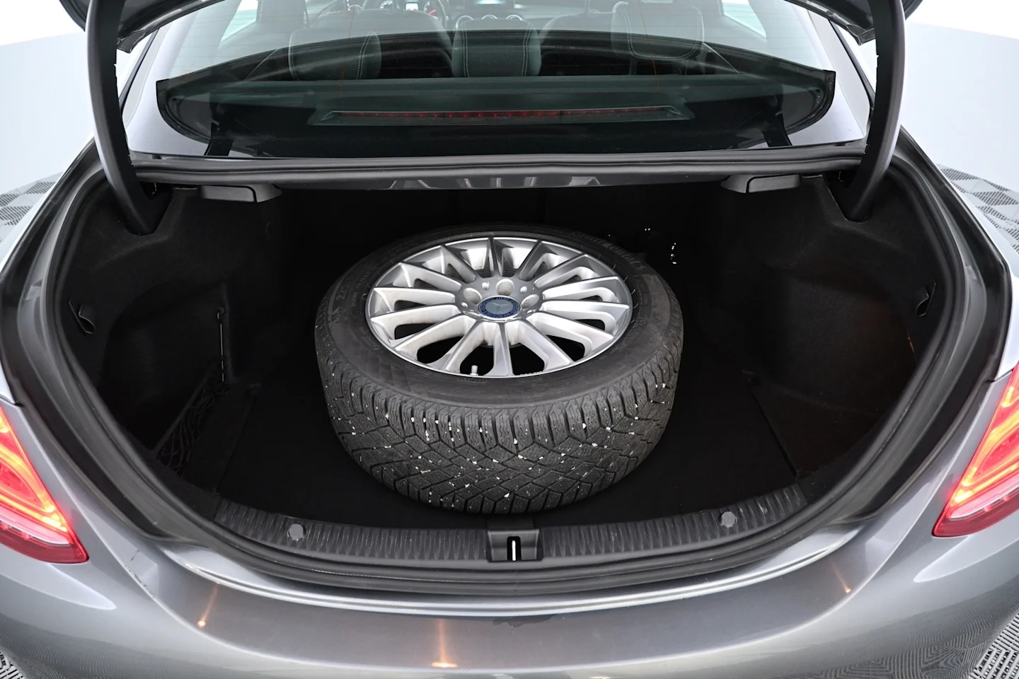 Car Image - 2hHrXcLahSCigf4yiGwEgm