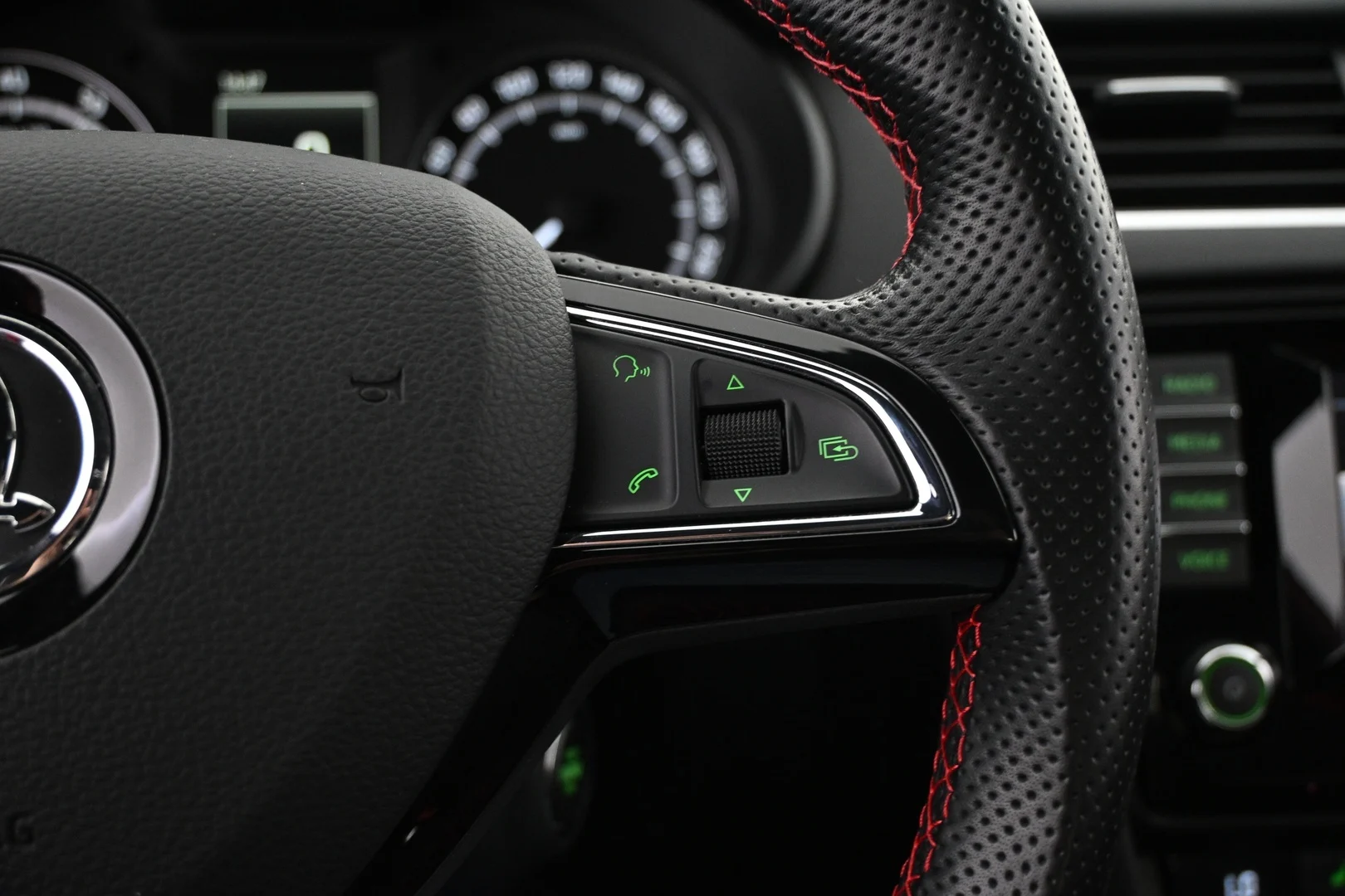 Car Image - 781GFN3ZSYPGylXIAJVXz8