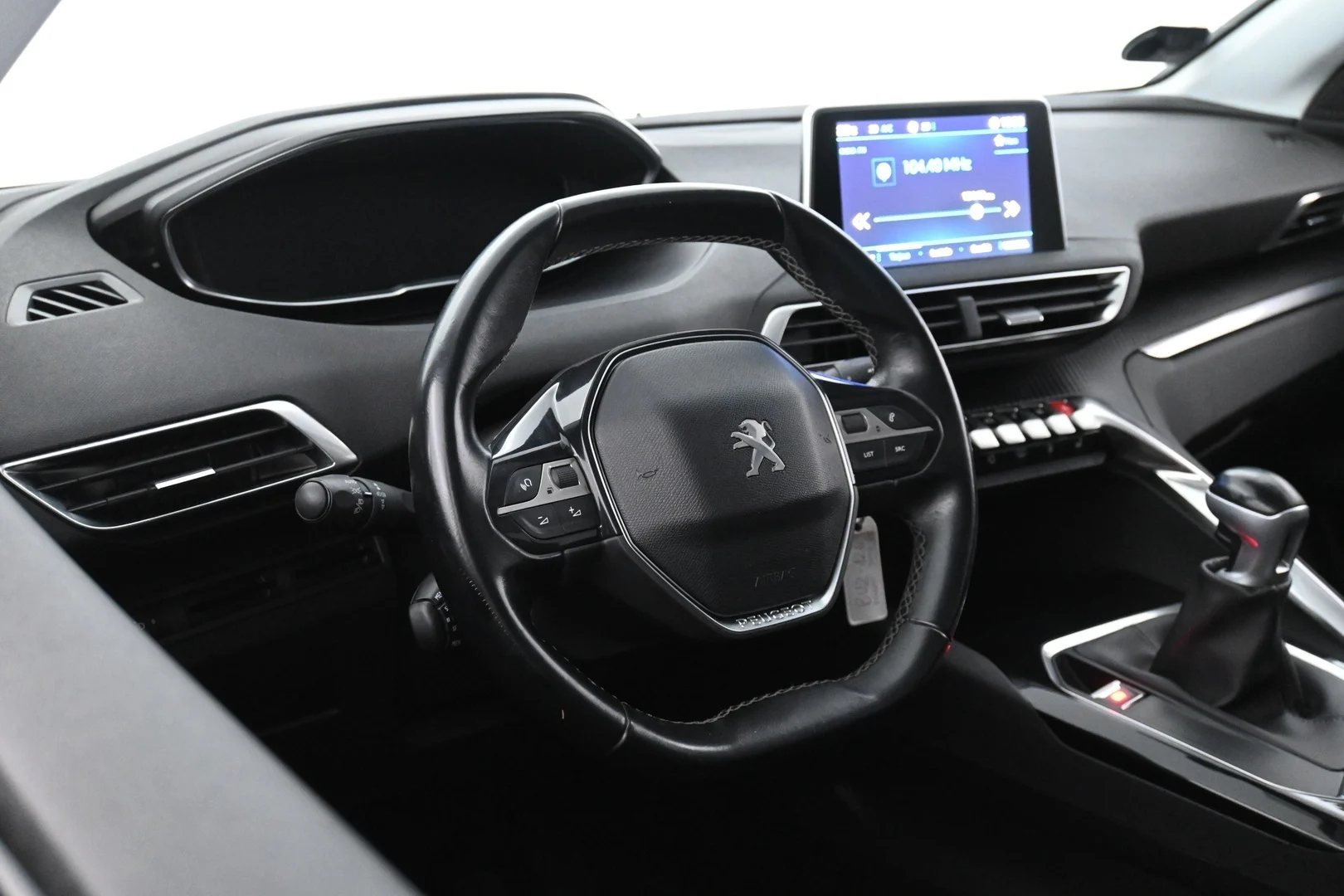 Car Image - uhUsrXrwnJyAHMLkf275H