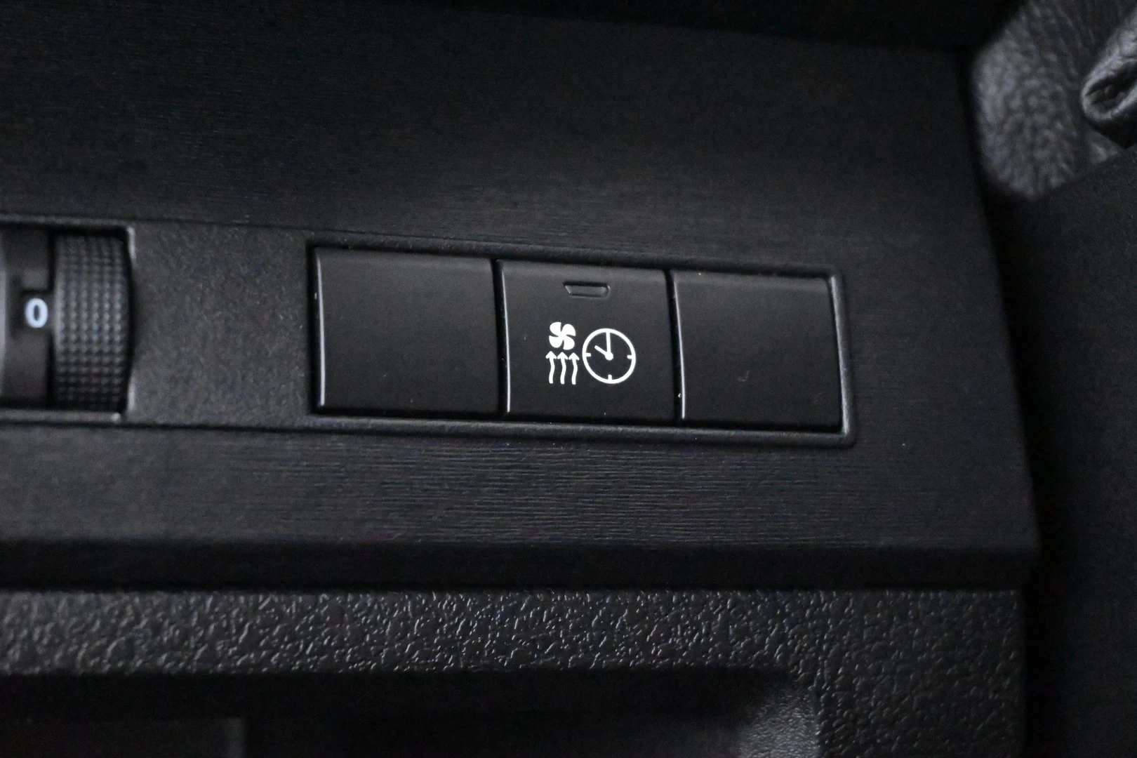 Car Image - 5aPqTAkAYmbvwWbGbHpSTP