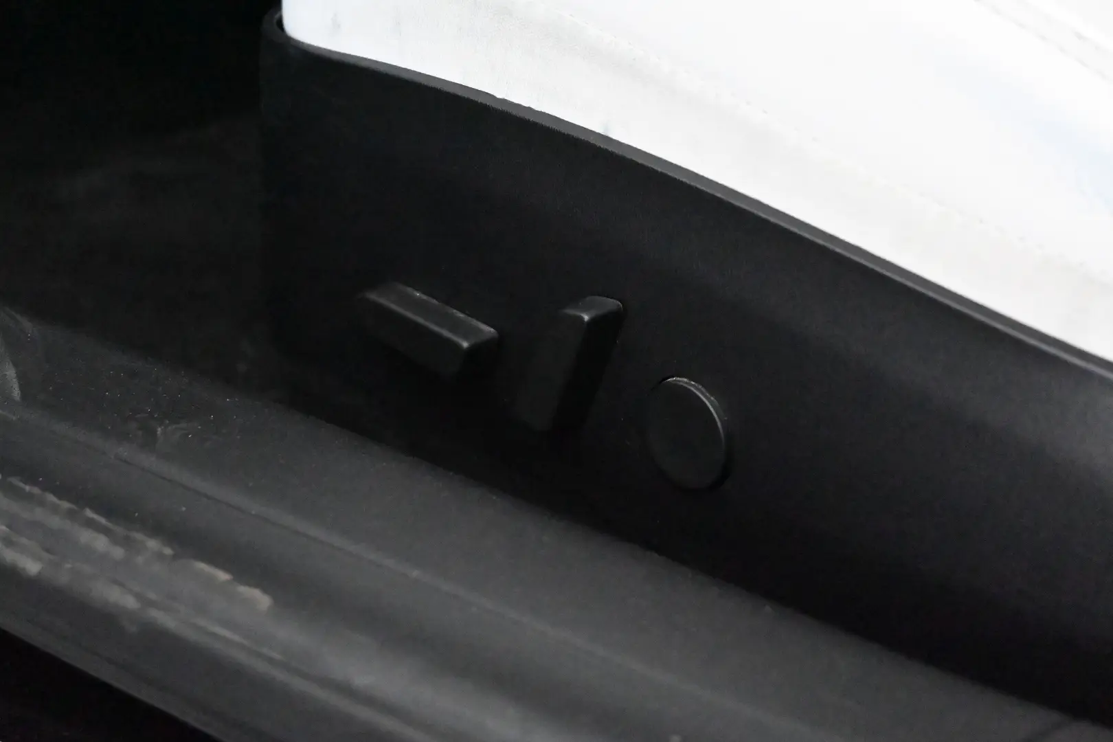 Car Image - 3tV4tPKOhXRCUmhursD8xl