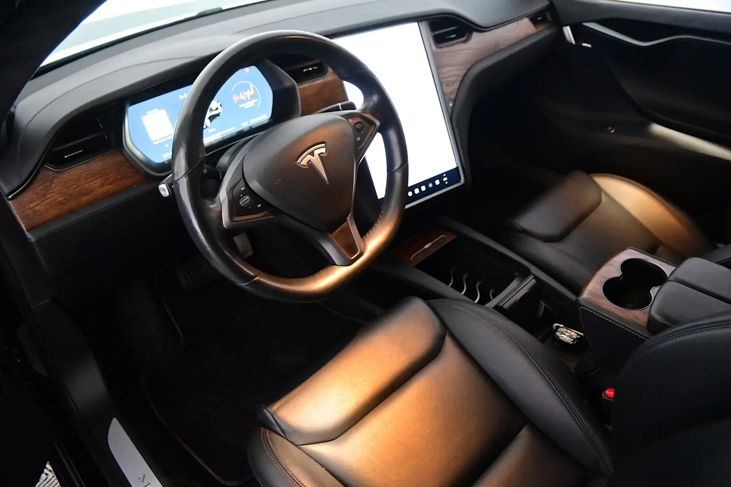 Car Image - 5LjNWqnC8HcoyzKTKqEe6X