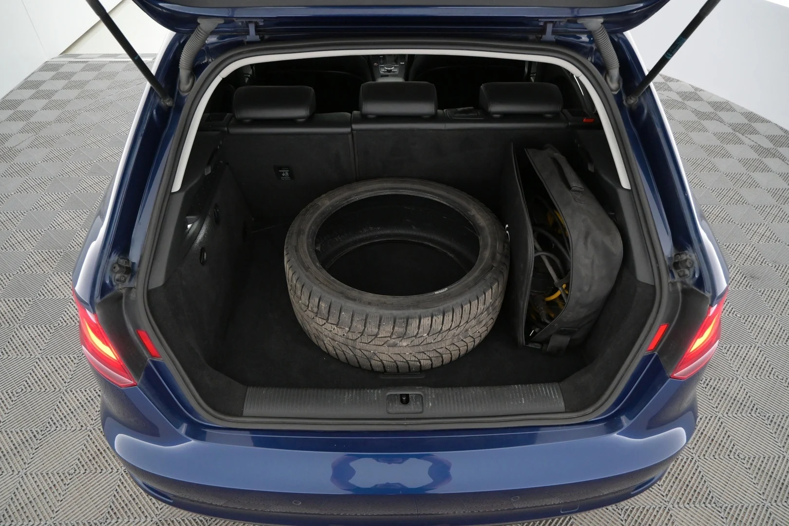 Car Image - 6wDI4NwhUCVCSb34MwqtRw