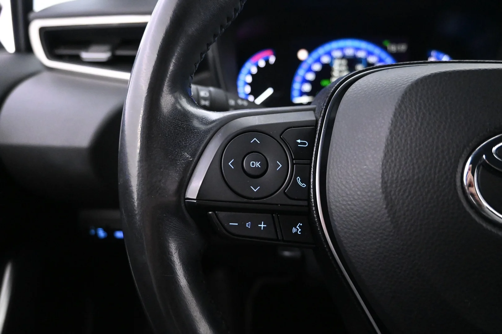 Car Image - 4efchPgBh3B0PKwiBlJhpX