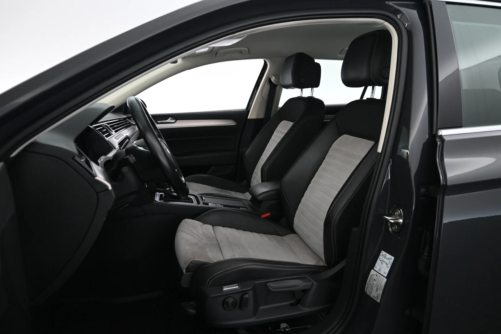 Car Image - nbXJkeKu6ZIWOc9JVsJer