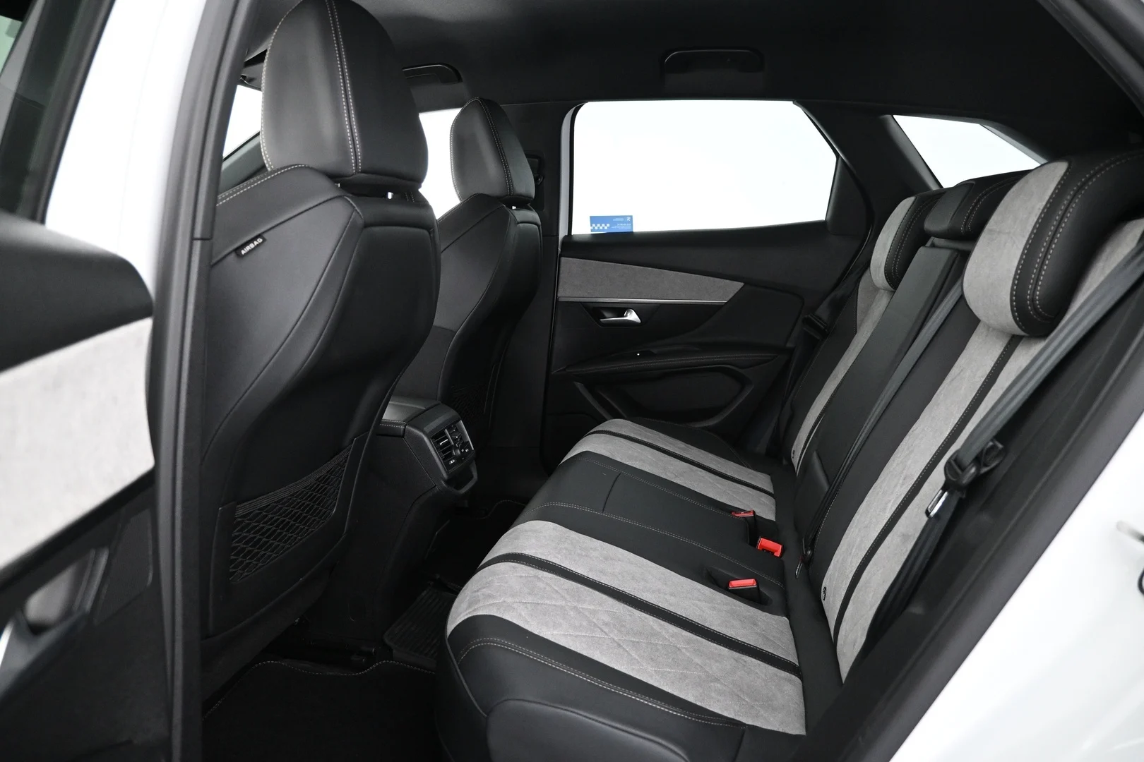 Car Image - dyssOblpRyUslOQV2n7rM