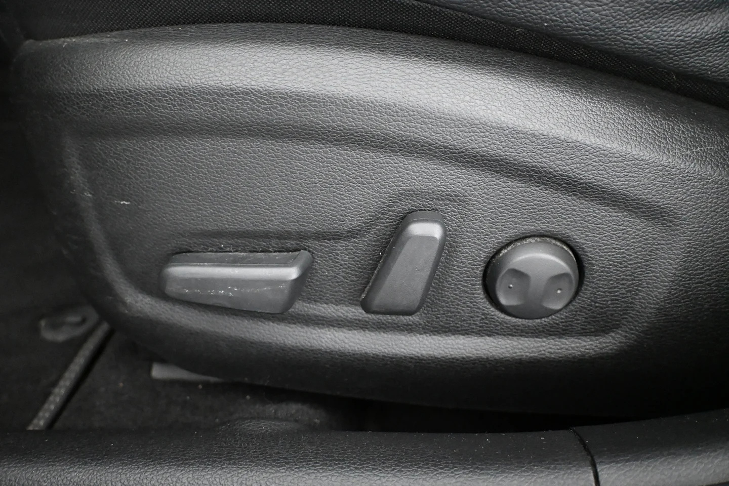 Car Image - 4T9zpYSP39In1P9zea7liu