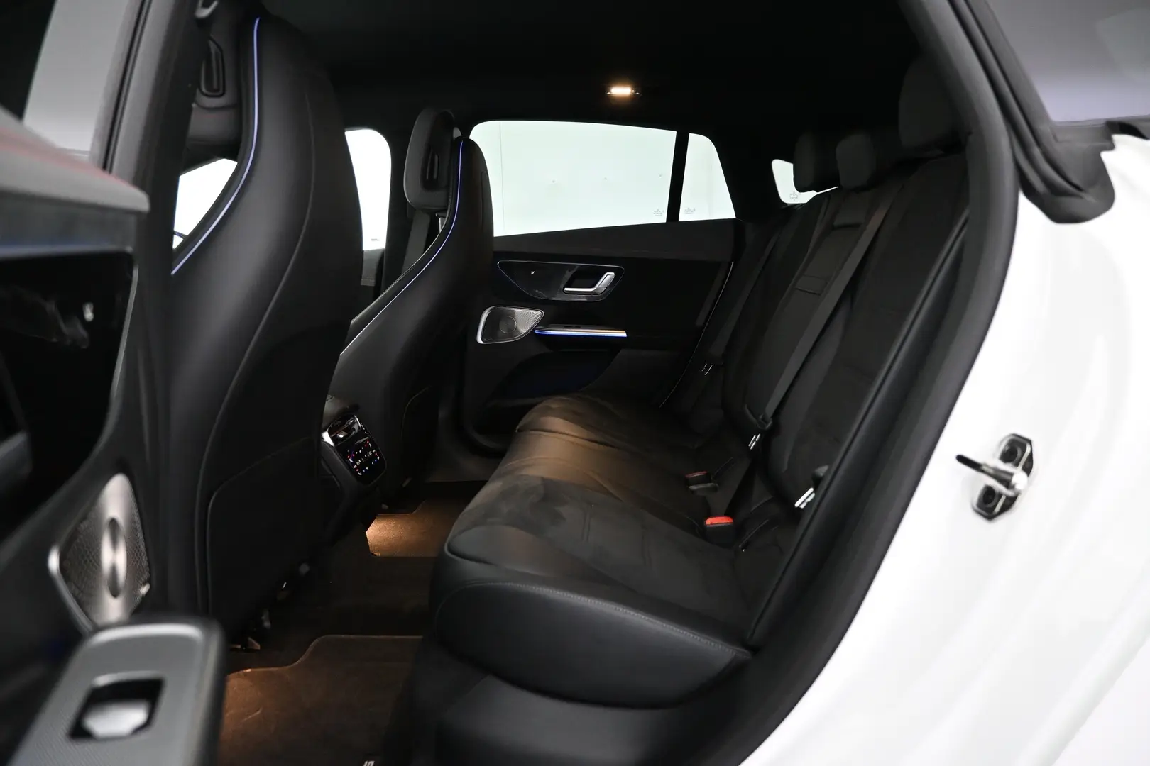Car Image - 4wCvPbhWiWk2lrS2Yxwpb6