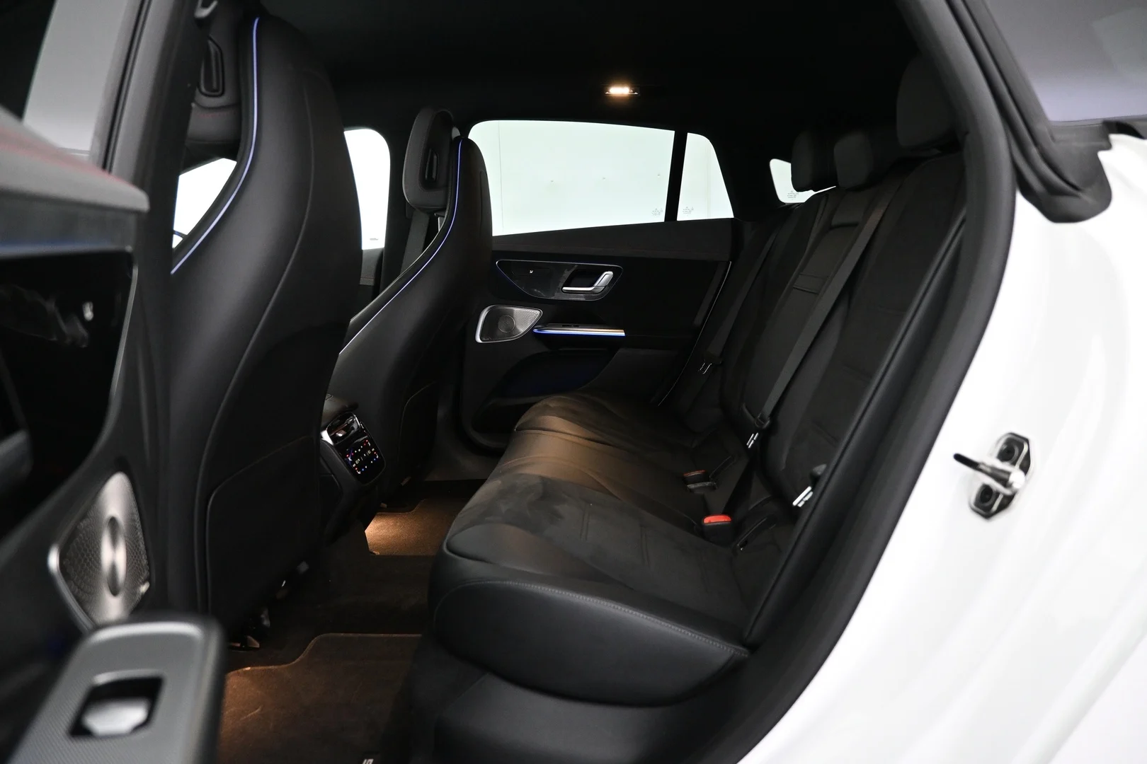 Car Image - 4wCvPbhWiWk2lrS2Yxwpb6