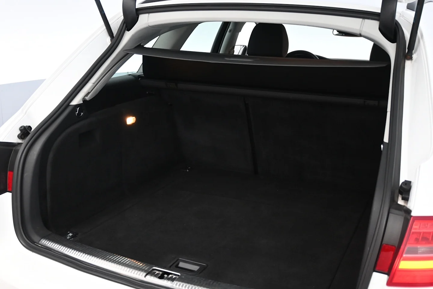 Car Image - 2E6jlw2vdJFrc3lSwAjnuu