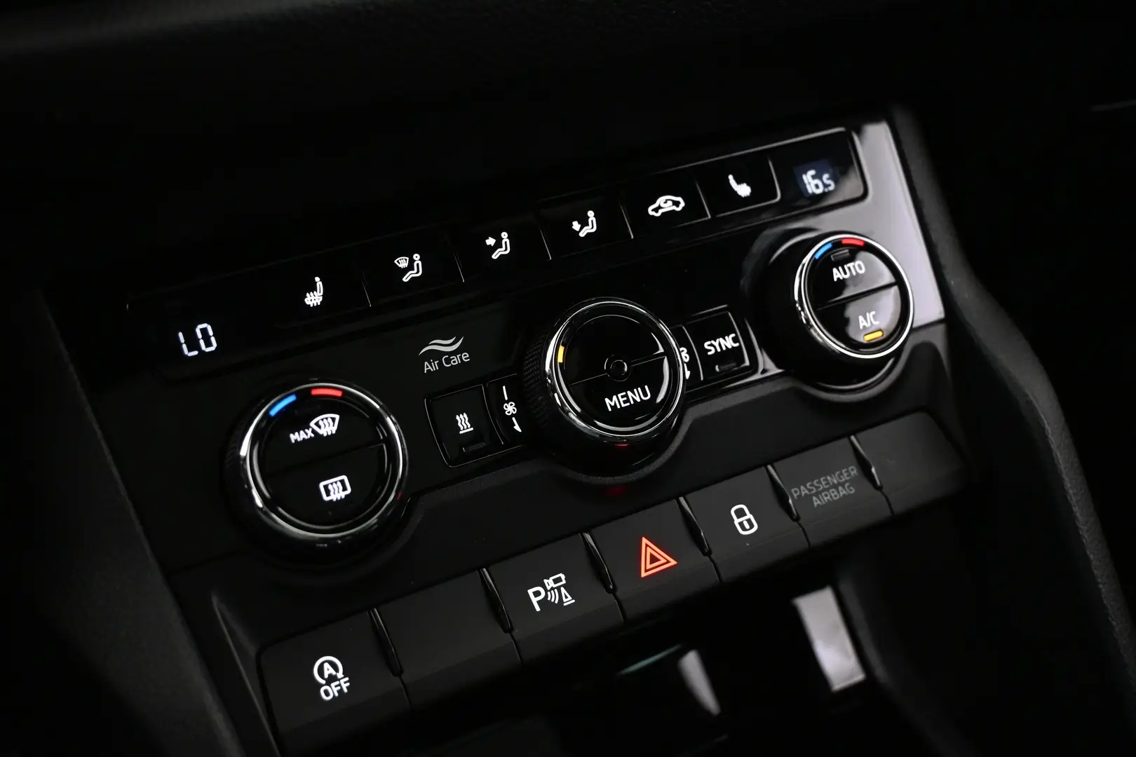 Car Image - 5awWrUO03SXYfw9SkFBndF