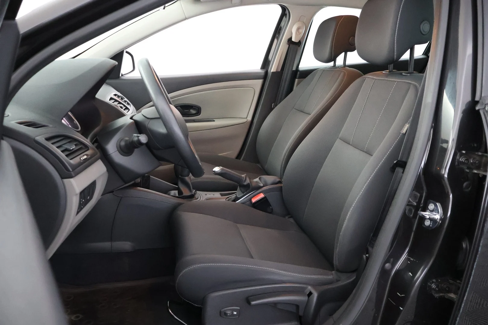 Car Image - ibU7YOPhHY94EnxXqRiM5