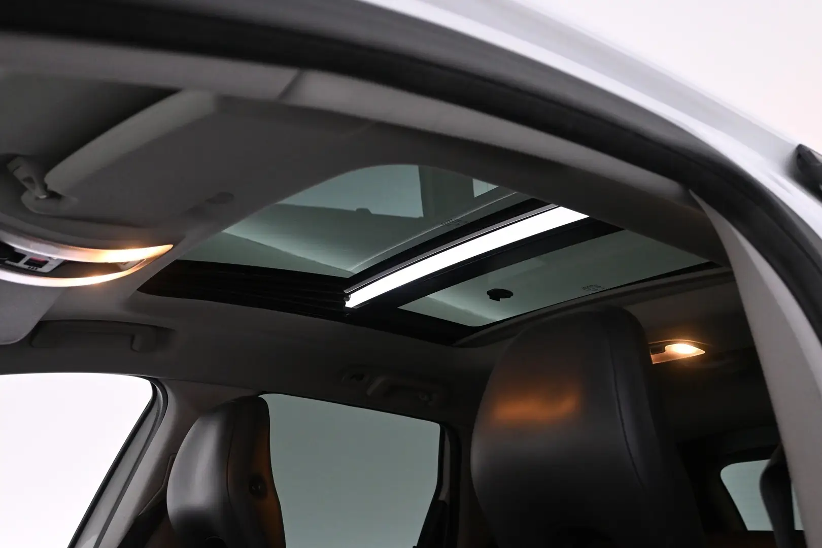 Car Image - 4GeYXSsRLEbxpOVdmxFFit