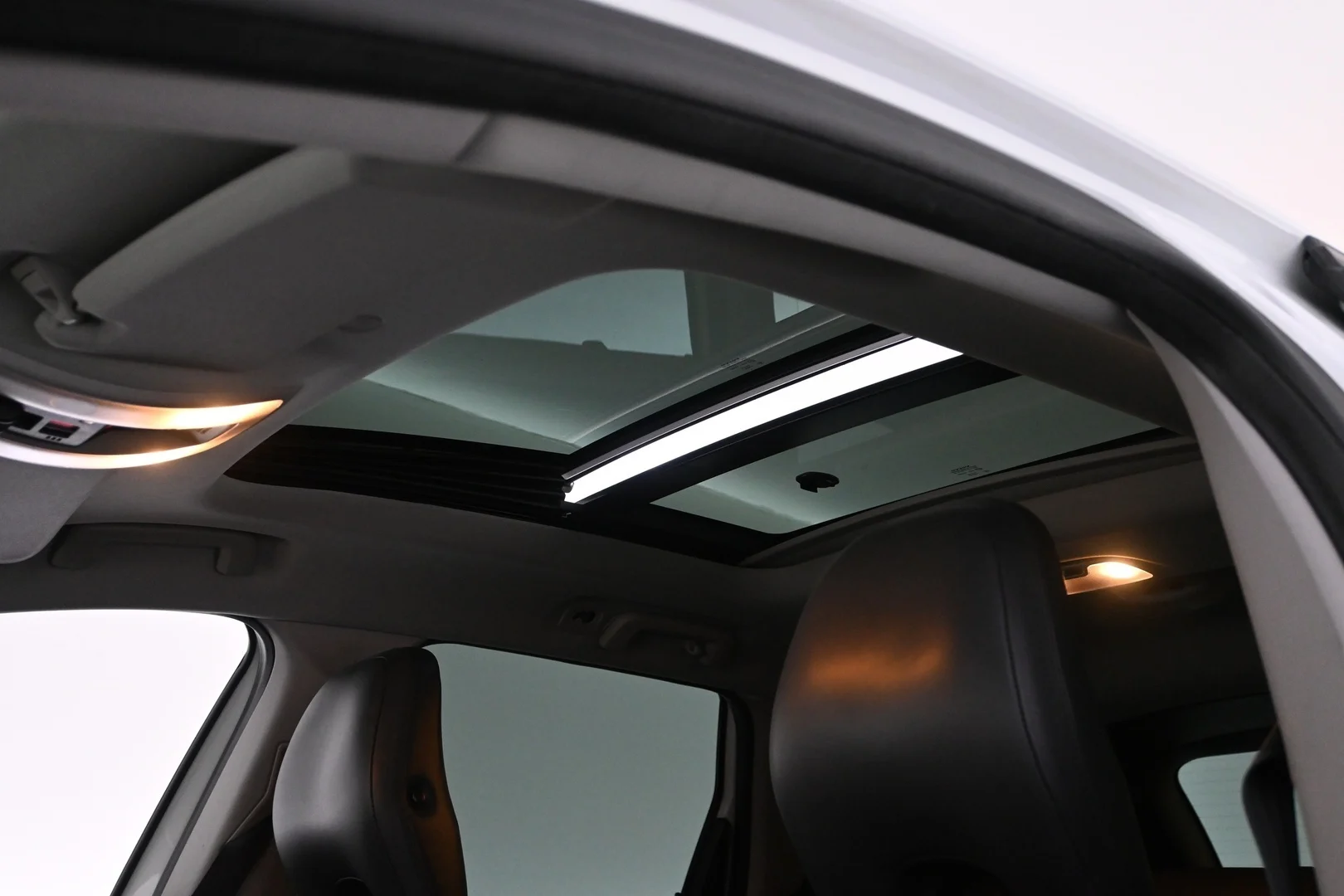 Car Image - 4GeYXSsRLEbxpOVdmxFFit