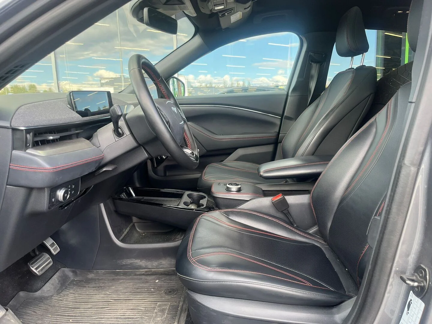 Car Image - 4LwiJdWjDoyOm8MSmAjyvd