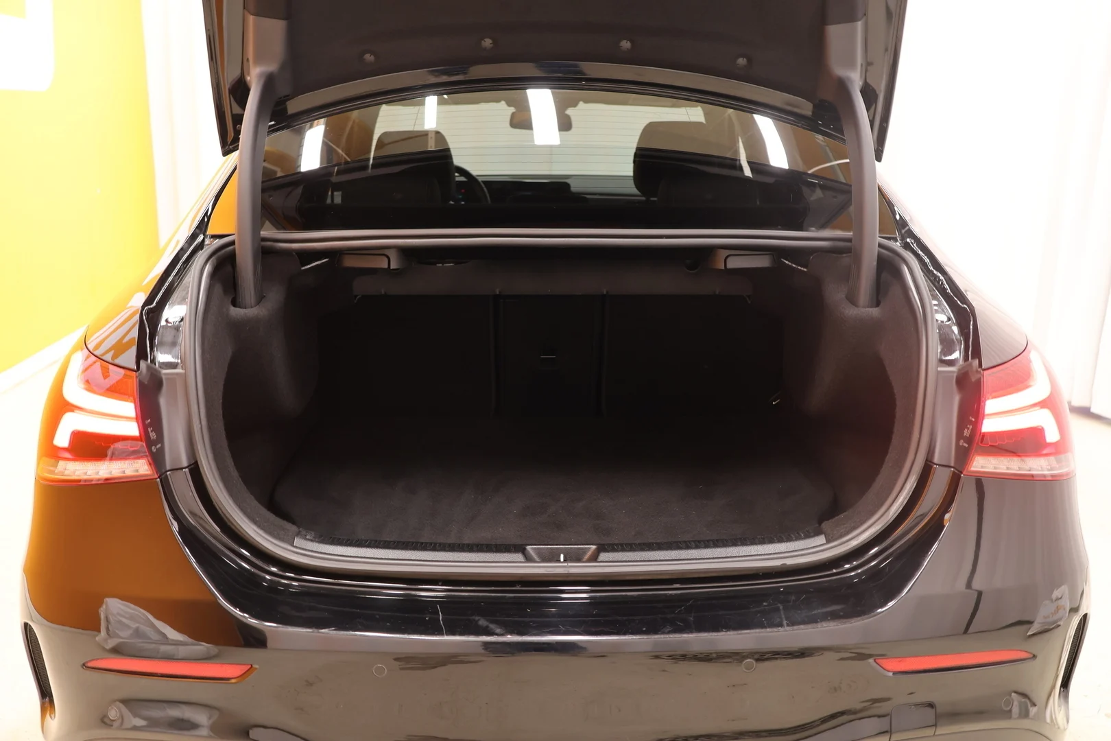 Car Image - 6DFmpXP7cp23h9xScJWxcK