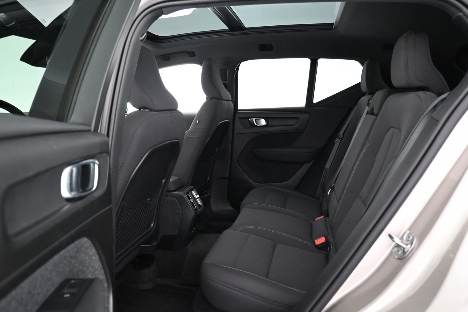 Car Image - 5stahGfvG1hXBwSIOE262o