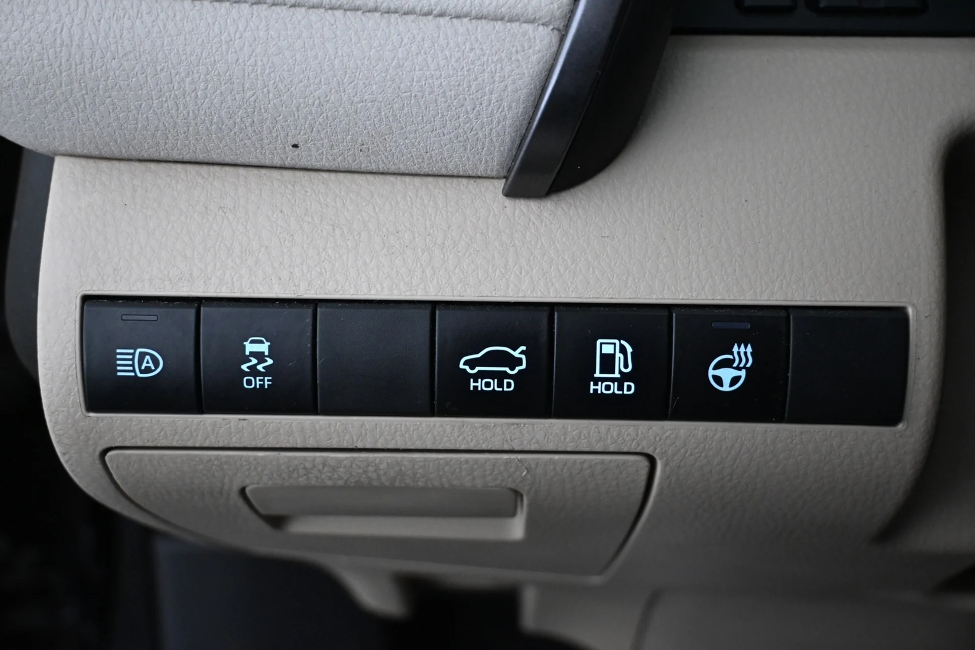 Car Image - 7sxUlBQZxiMihWrfG69N8g