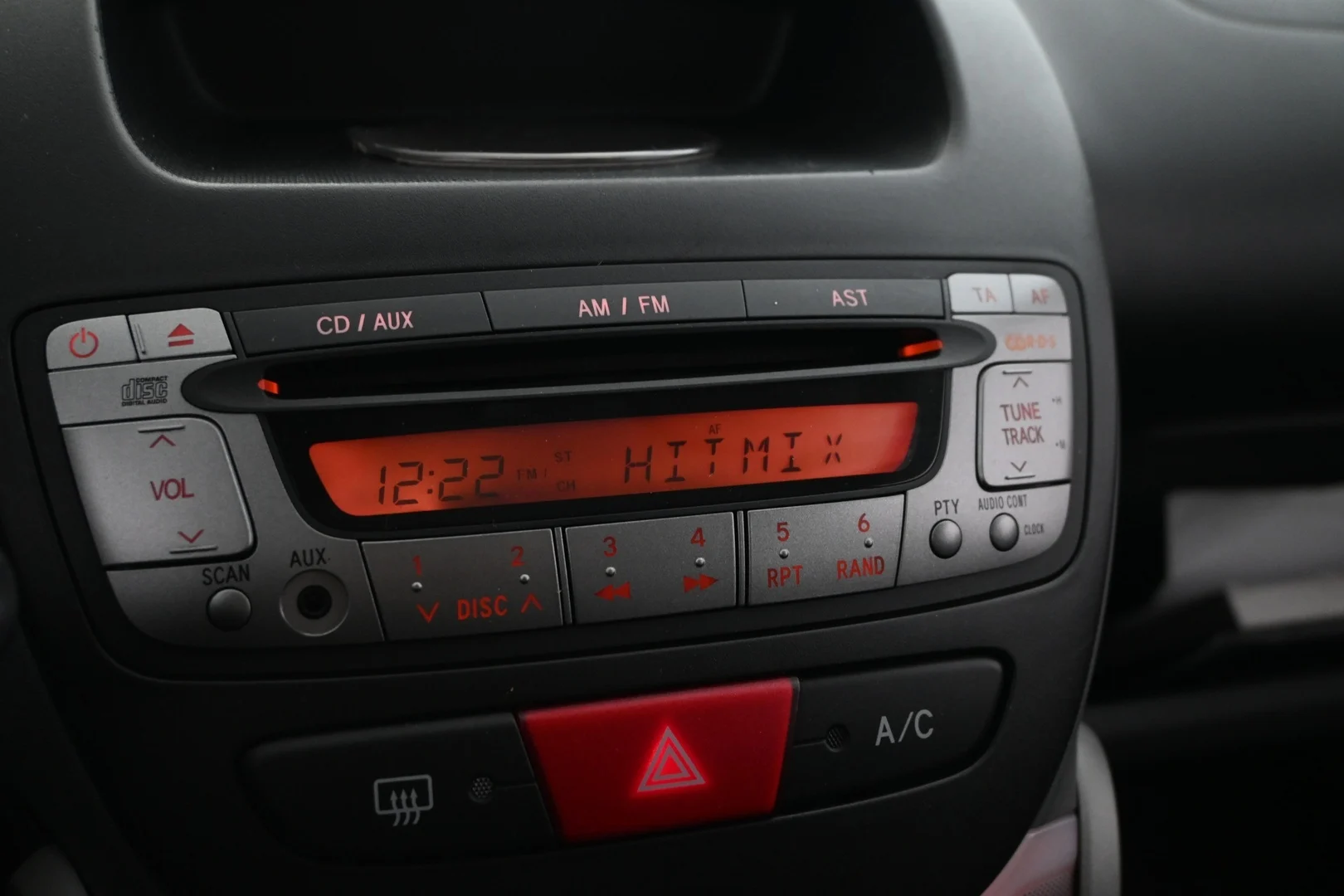 Car Image - 353TQYMRql9byLrccFGF0t