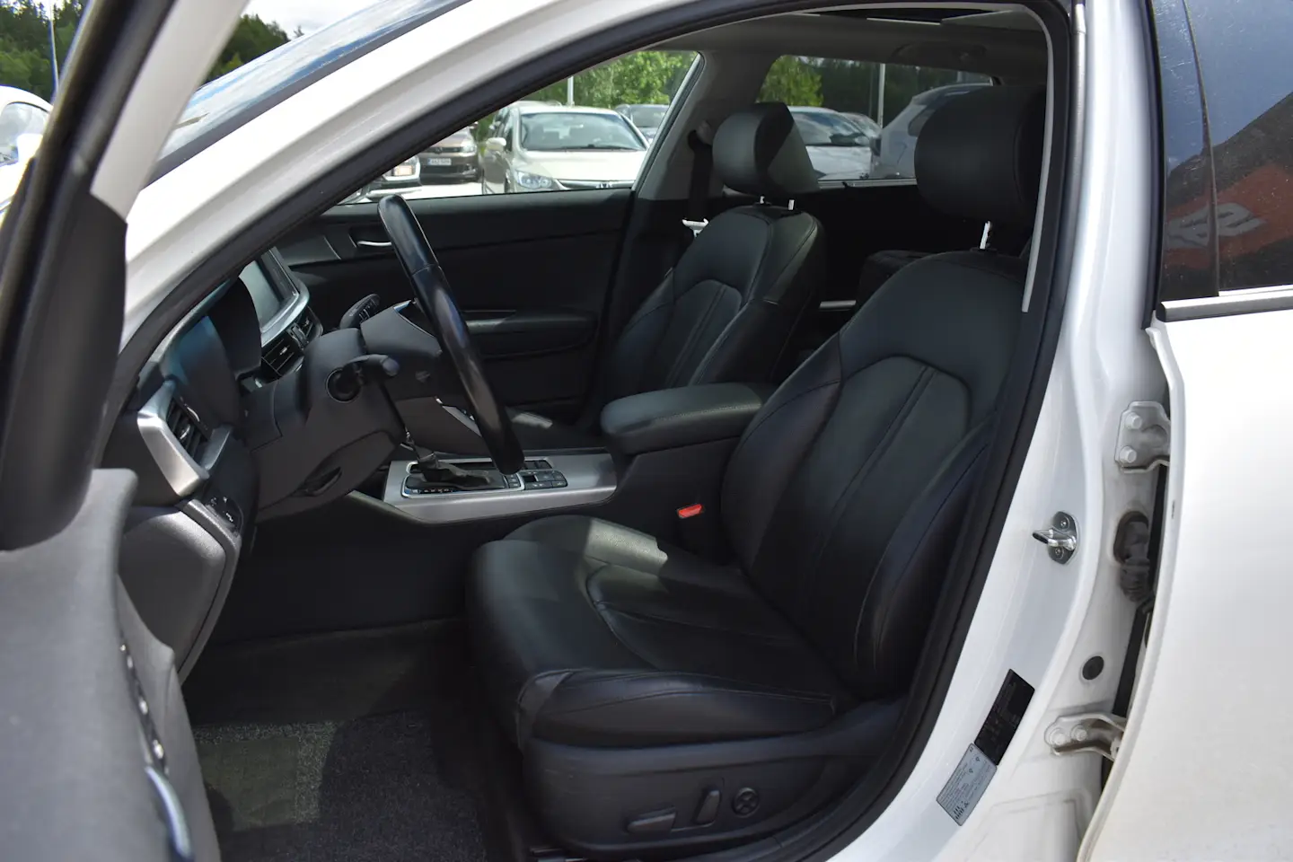 Car Image - 7sGNOiZJA2wYzoHrJB7dTd