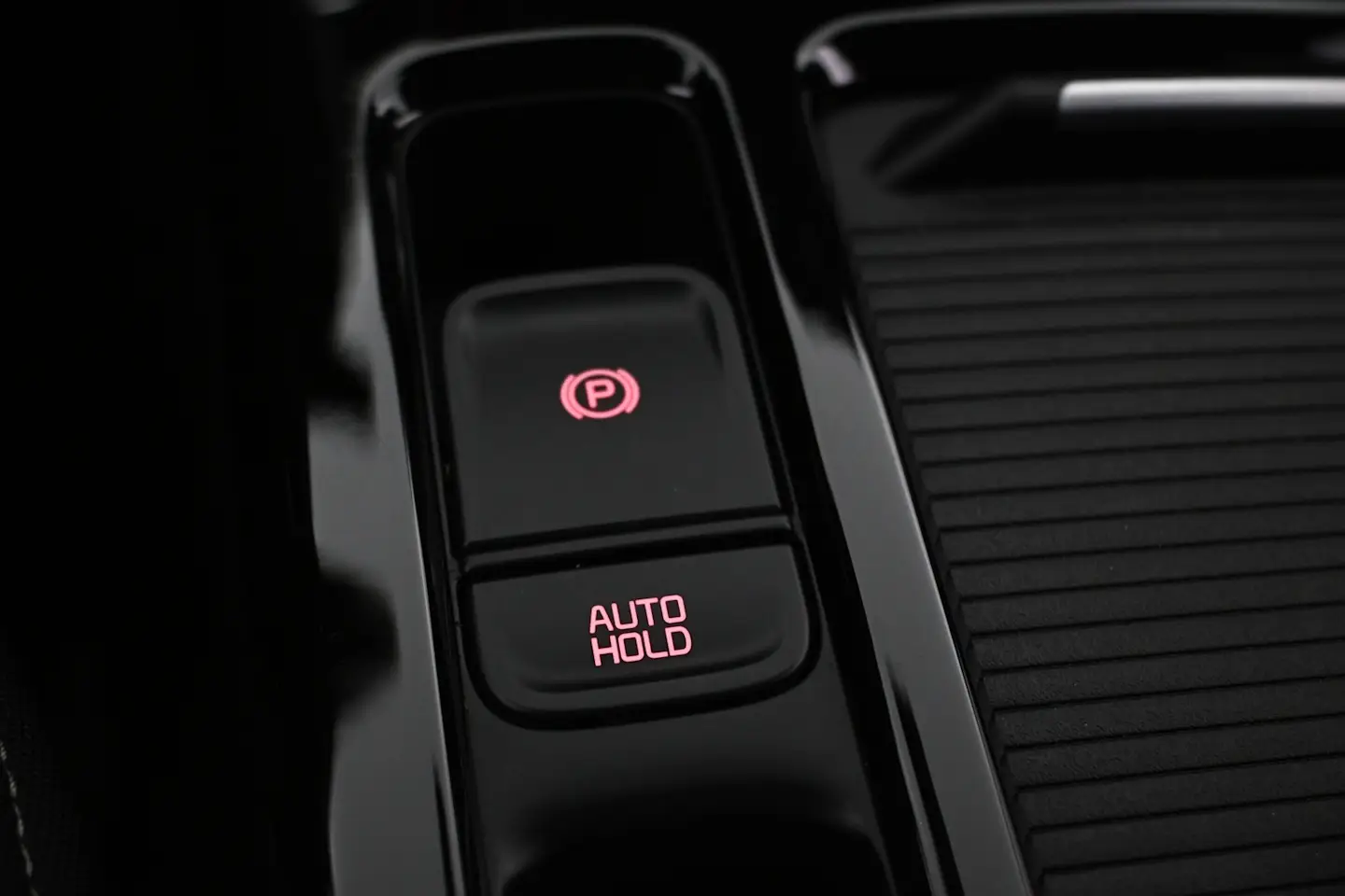 Car Image - 6CXOWXGBLV9FeXclluguZ6