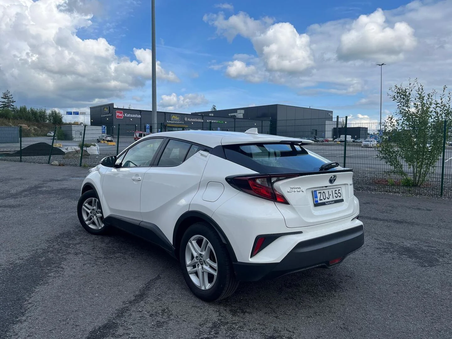Car Image - 24WGbMxX32pRmBv47OAmyt