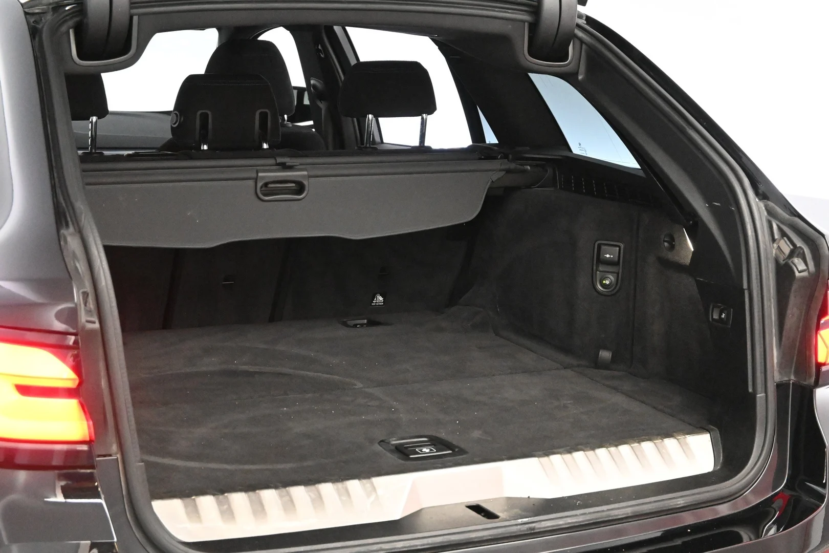 Car Image - 2o1gCc1g2a1InX1EMw4ngK