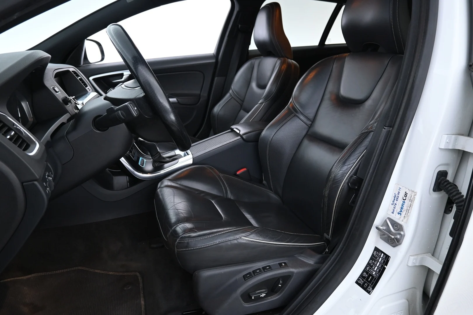 Car Image - 1I6eO20fGOCqQb87LCVYo0