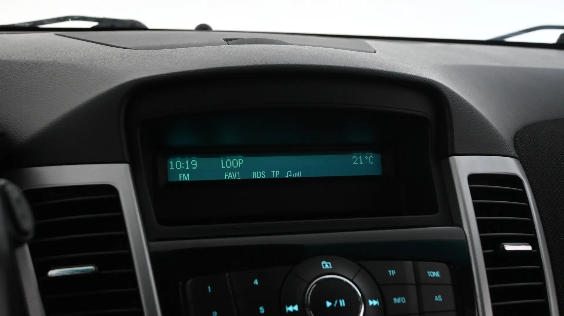 Car Image - 4PI8z8T8bC3XAYFVll6urv