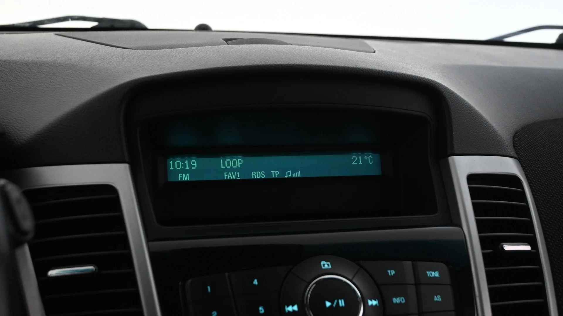 Car Image - 4PI8z8T8bC3XAYFVll6urv