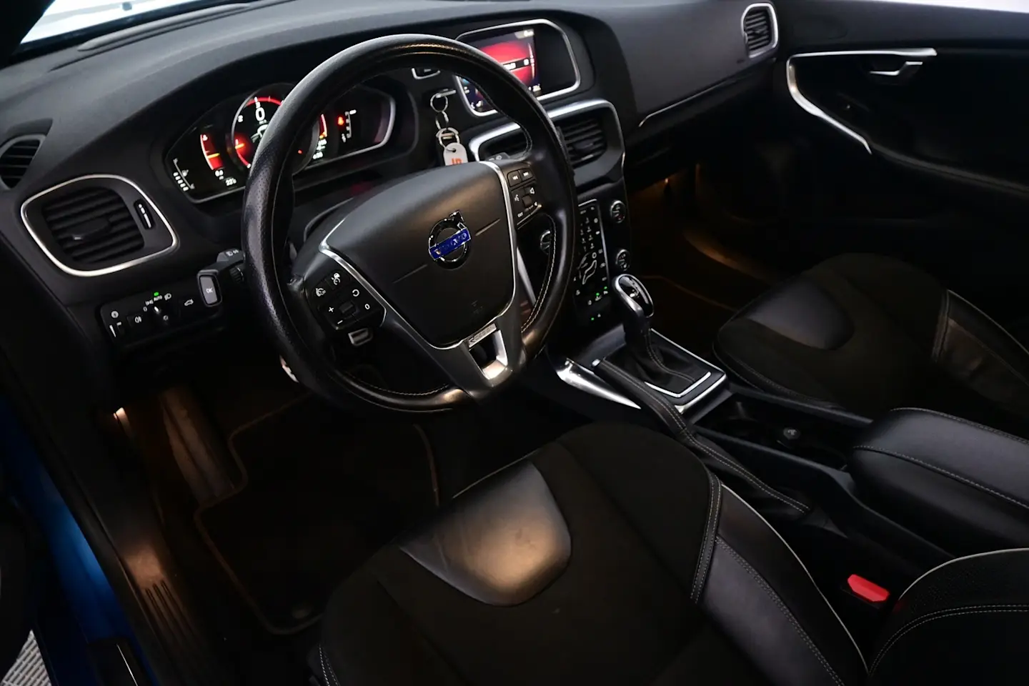 Car Image - vMoqGlXIboTZZpvarE9a3
