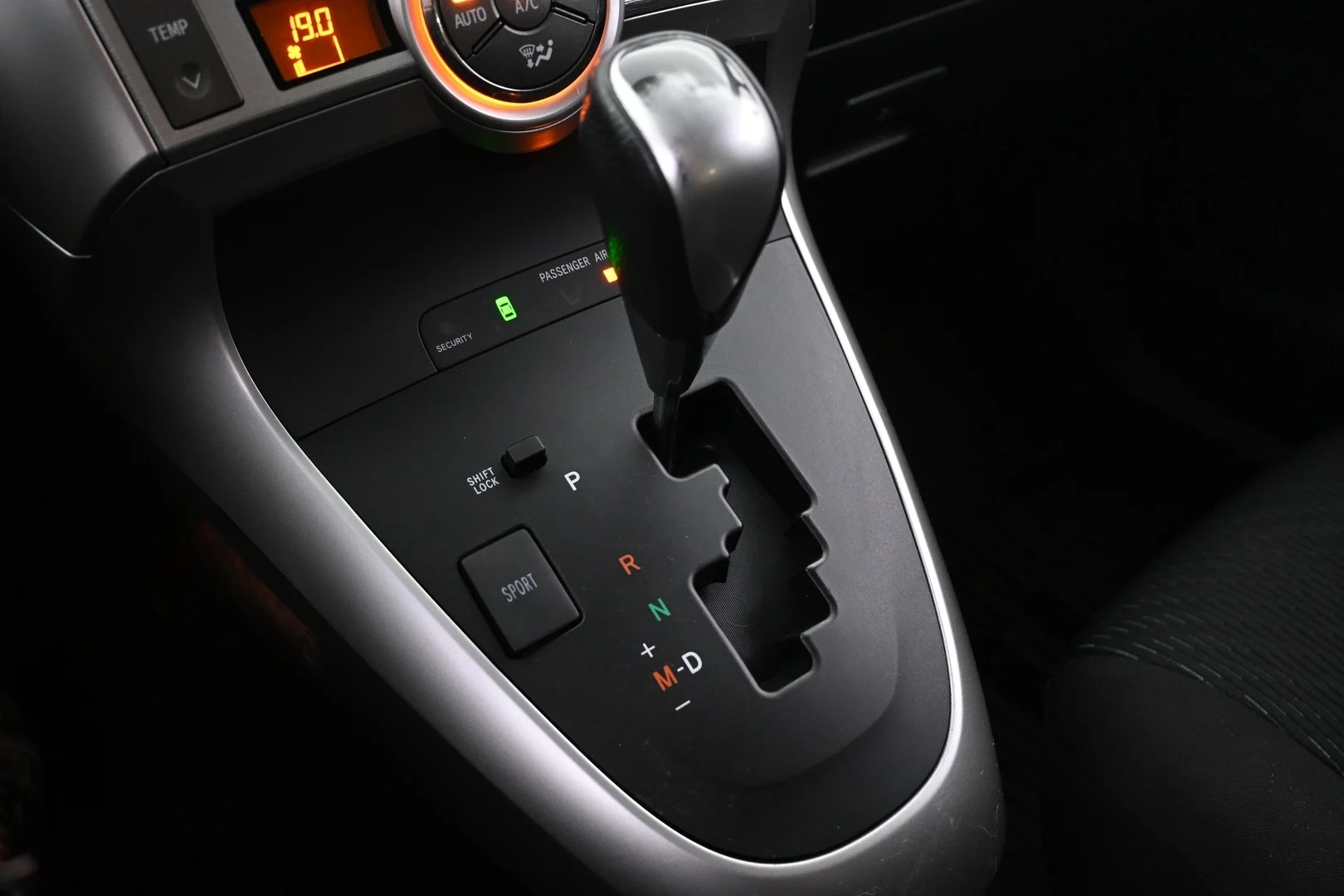 Car Image - 6LhlB0WEuRpOdPGZsGxHa0