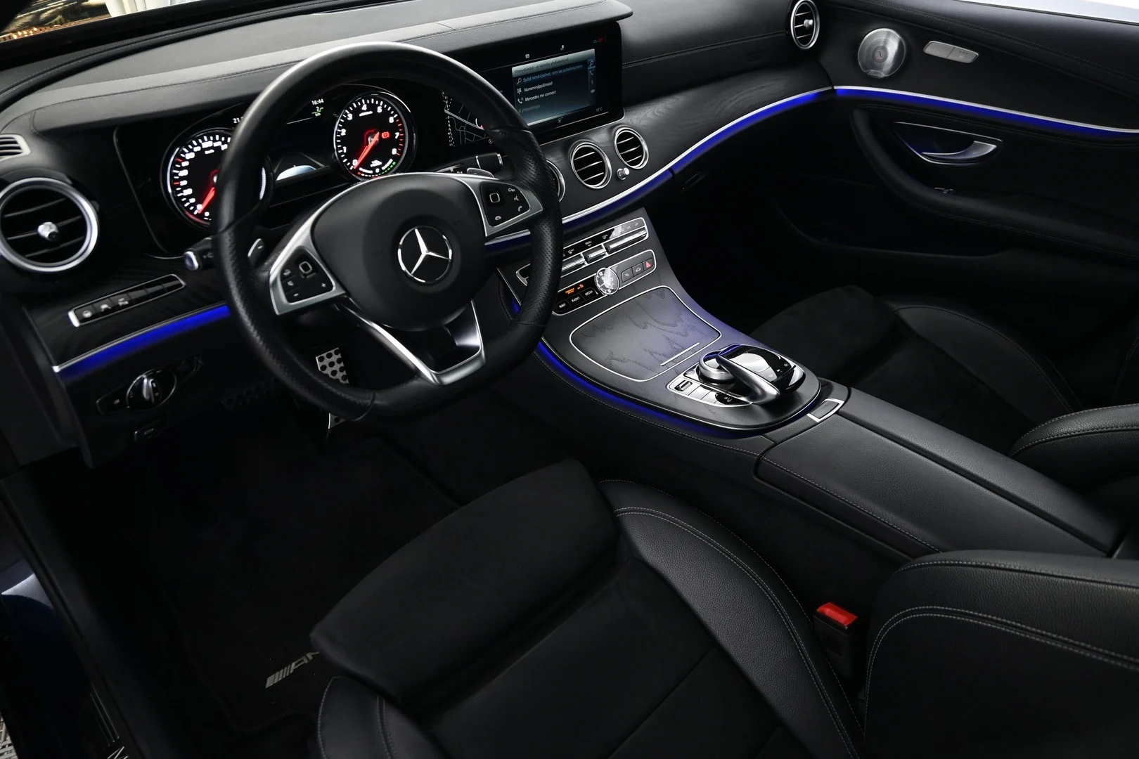 Car Image - 60gFY4Nr4UzNzPBzEoRlTa