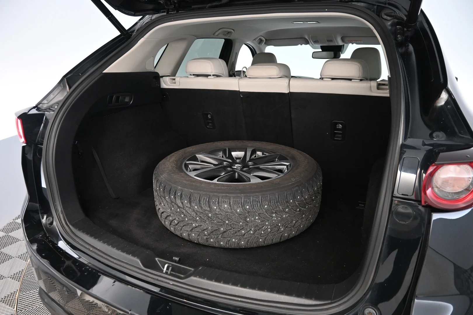 Car Image - 6SFlZm2FVnGIqi2uQZW4gY