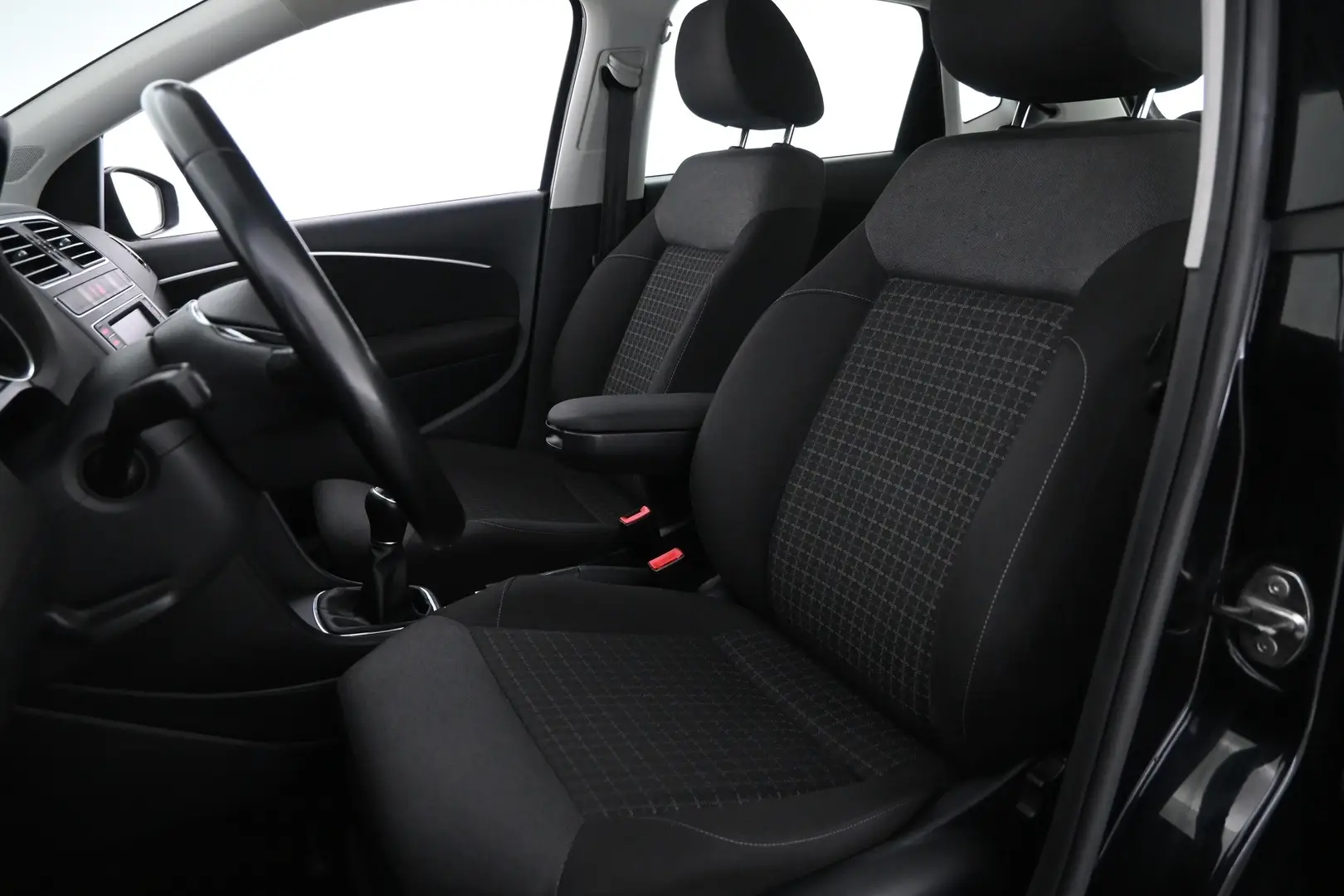 Car Image - 3Cv8vD8qEp9RQxSbxDk5xf